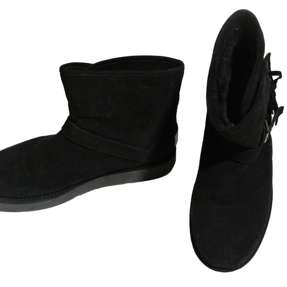 UGG Karisa Size 10 Black Suede Boot with fringe - Picture 1 of 3
